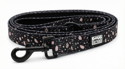 Minimalist dog lead in black and beige